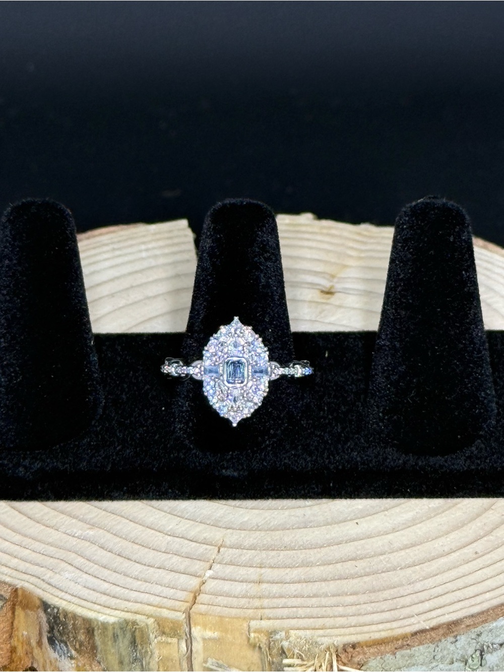 Bomb Party princess personality - aquamarine with rhodium plating